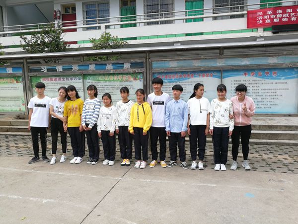 5b1de2b103a14.jpg