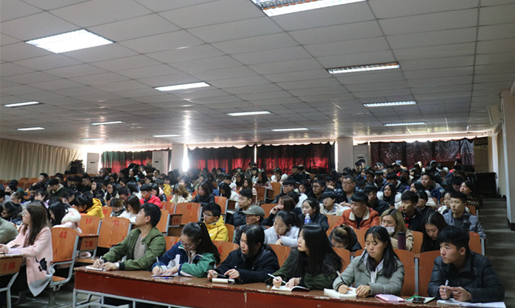 5bf68d2408f70.jpg